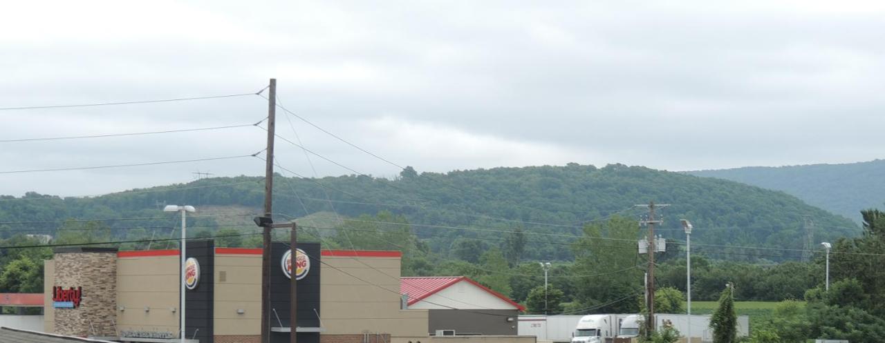 Super 8 By Wyndham Mifflinville Near Bloomsburg Buitenkant foto