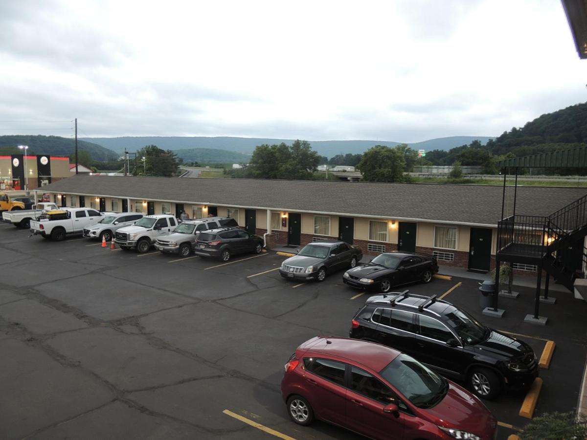 Super 8 By Wyndham Mifflinville Near Bloomsburg Buitenkant foto